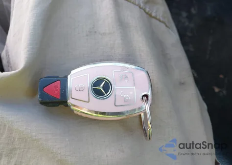 2016 Mercedes-Benz C 300 Sport 4Matic из США, поврежденный, VIN 55SWF4KB4GU176266